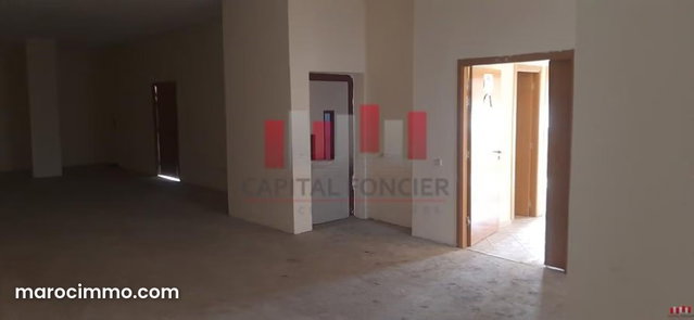 Hangar industriel de 1800 m2 sur 2 étages avec monte charge a la location zone industrielle mohammedia — 3