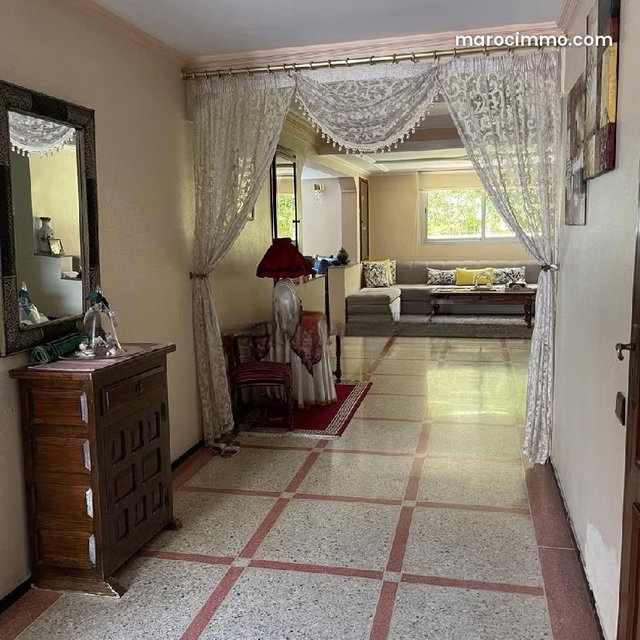 Villa à vendre a usage commercial CIL 480m² — 5