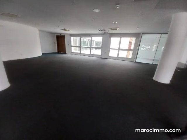 Bureau 433 M² en location en plein Centre Ville — 4