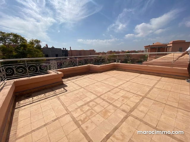 Villa de Charme à Vendre – Marrakech, Signée Charles Boccara avec Vue Atlas et Piscine Privée — Marrakech