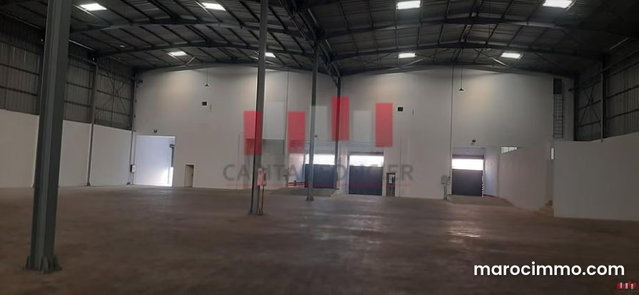 Usine industrielle de 4040 m2 de surface utile aux normes internationales a la location au sein du parc Sapino Nouasser — 4