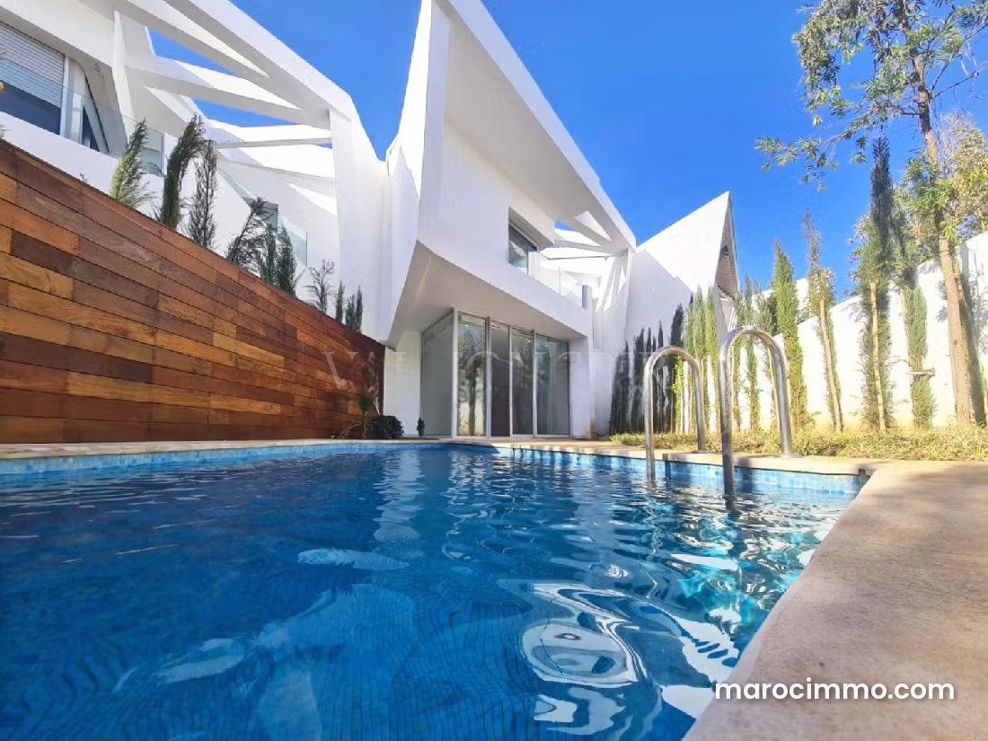 Villa 300 m² avec cheminée à louer, Ville verte, Bouskoura — Bouskoura