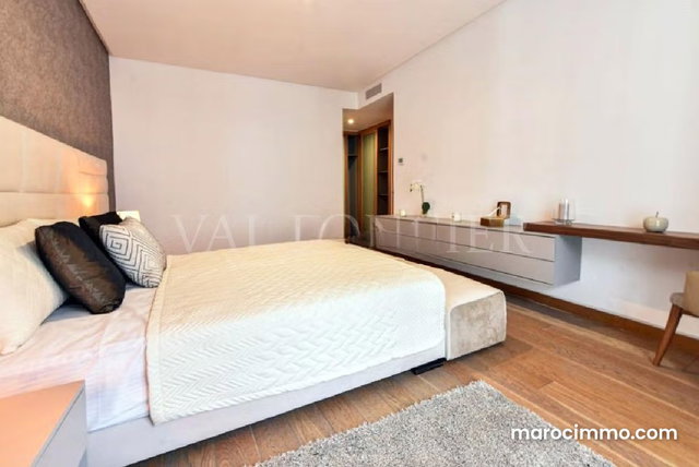 Location luxueux appartement meublé moderne 3chambres avec terrasse, Ain Diab — 5