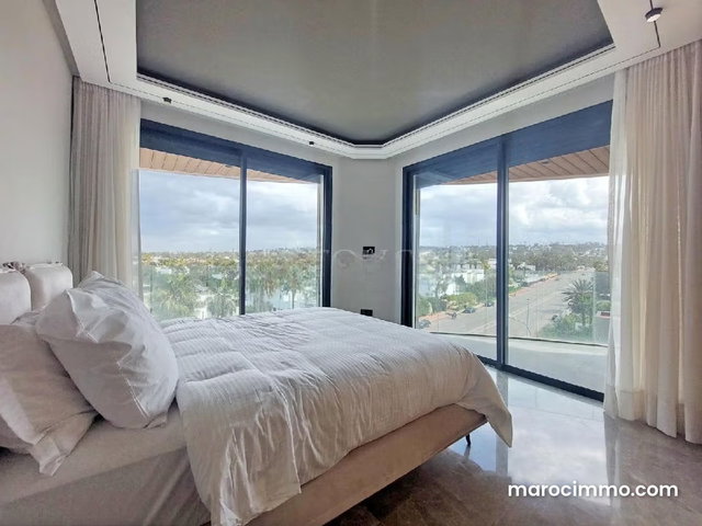 Location luxueux appartement meublé moderne 2chambres avec terrasse et vue mer, Anfa — 4