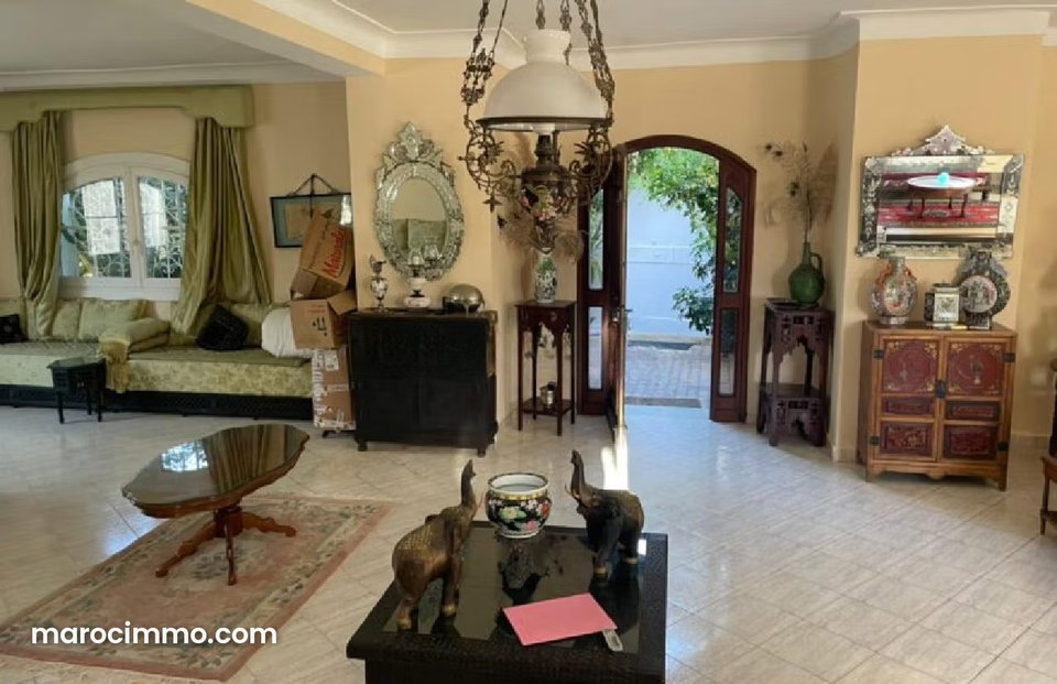 Villa a vendre a tanger avec piscine quartier residentiel surface 516m²
