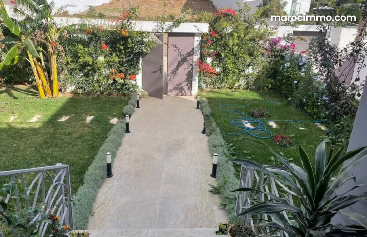 Furnished 1,000 m² Villa with Garden, Port Tanger Ville — Tangier
