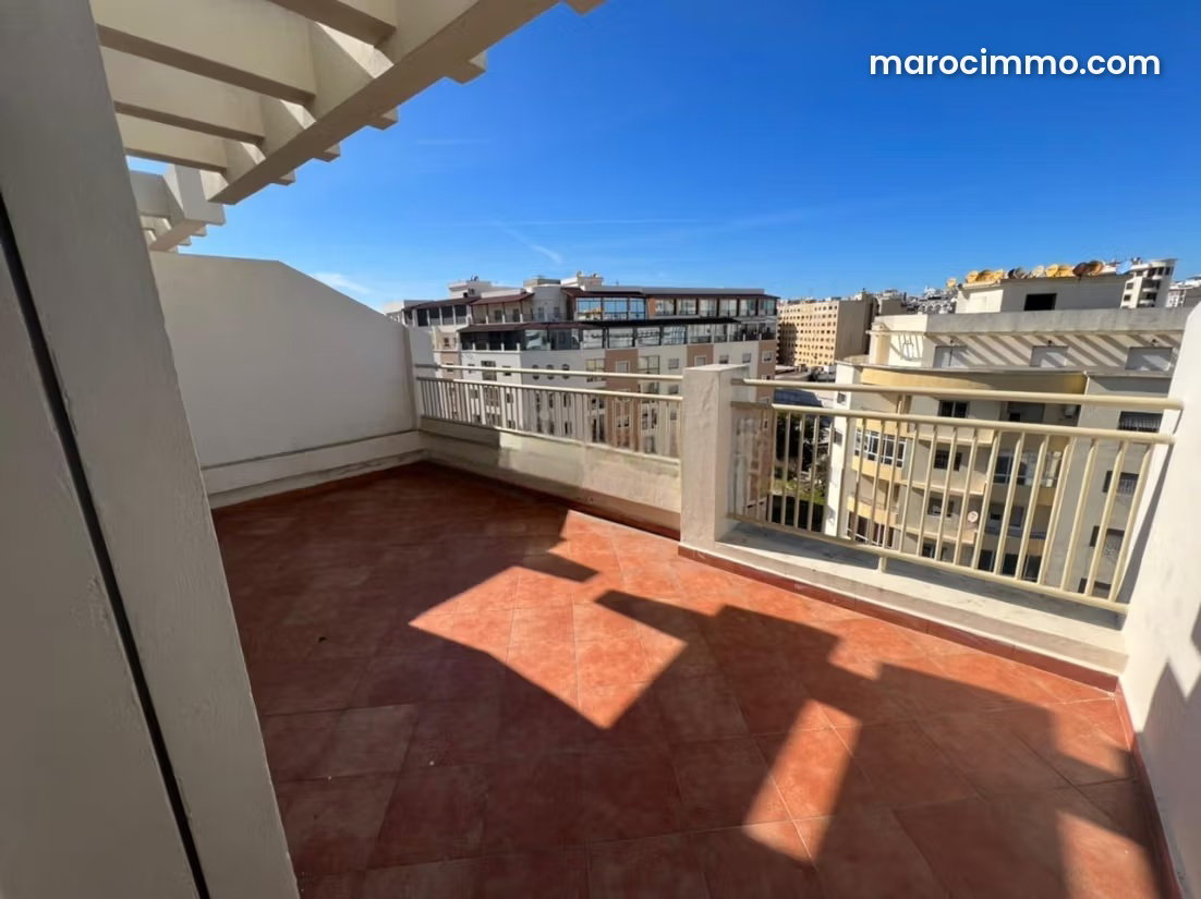 100 m² Apartment with Terrace in Central Tangier — Tangier