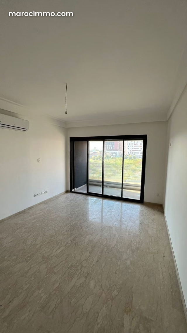 Joli studio vide en location à CFC — الدار البيضاء