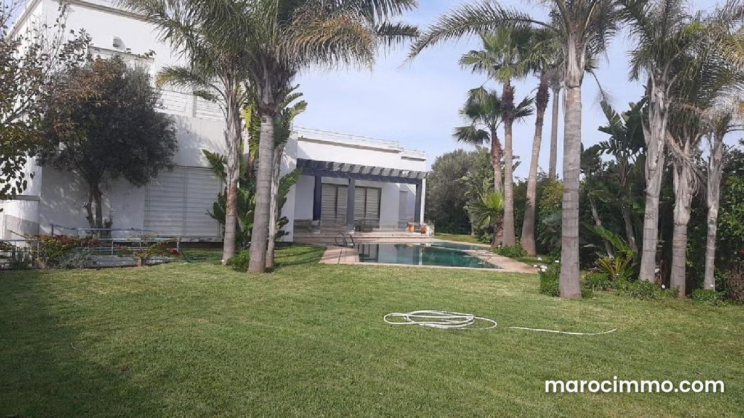 Villa 1117 m² avec piscine et jardin, Dar Bouazza — Dar Bouazza