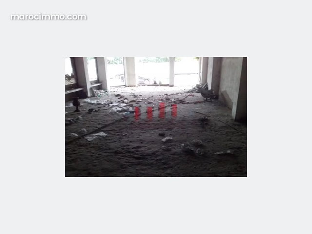 LOCAL COMMERCIAL 443 m RDC 227 m en soupente Quartier les hopitaux — 5