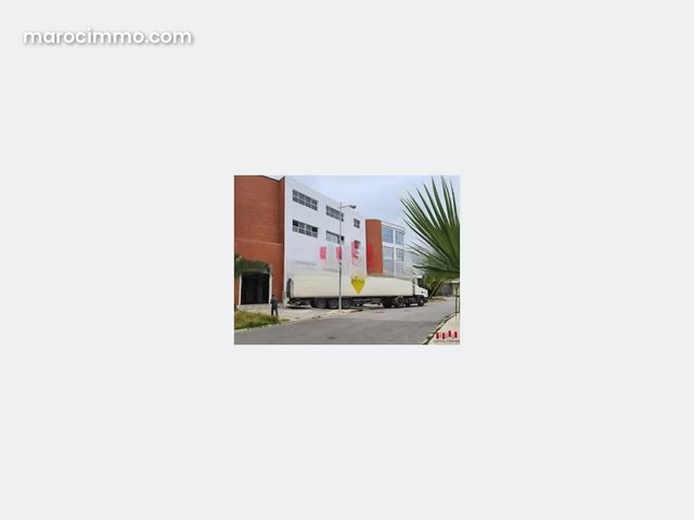 Usine industrielle de 1400 m2 de surface utile Zone Franche Tanger a la location — 2