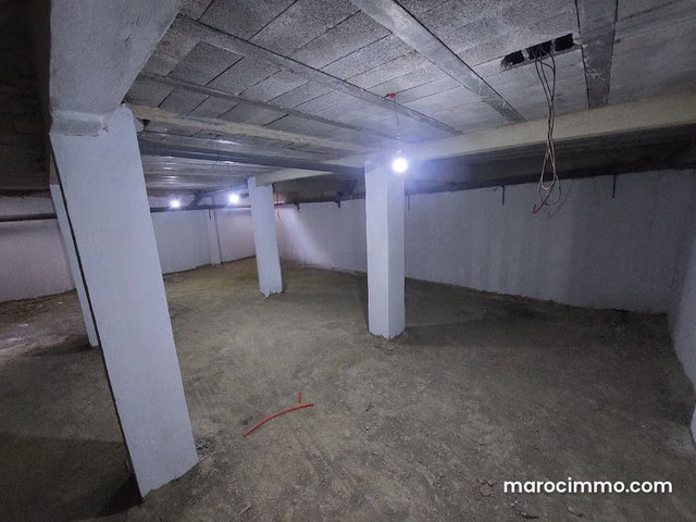 Magasin commercial avec cave — 3