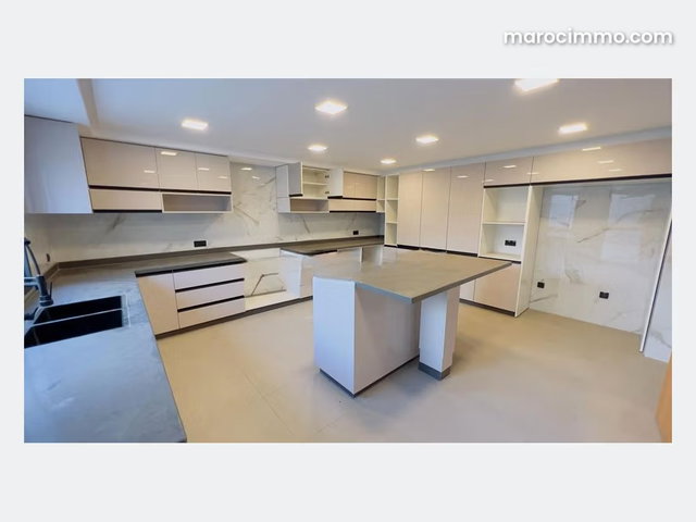 New villa for rent in Souissi — 3