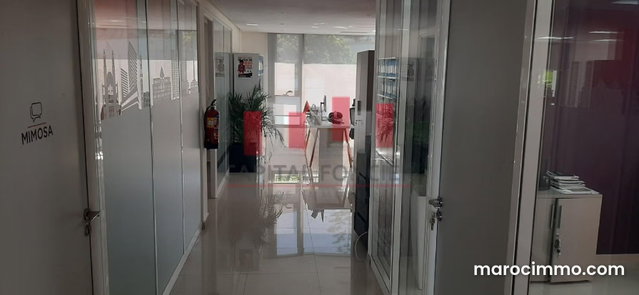 Villa a usage professionnel en plein quartier Anfa de 480 m de surface exploitable a la location — 4