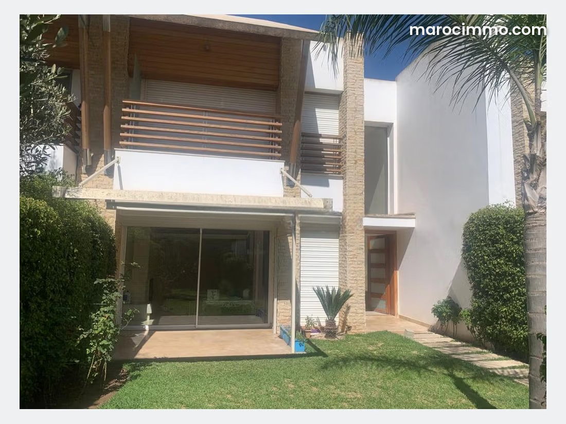270 m² South-Facing Villa for Sale in Green Town Bouskoura Centre — Bouskoura