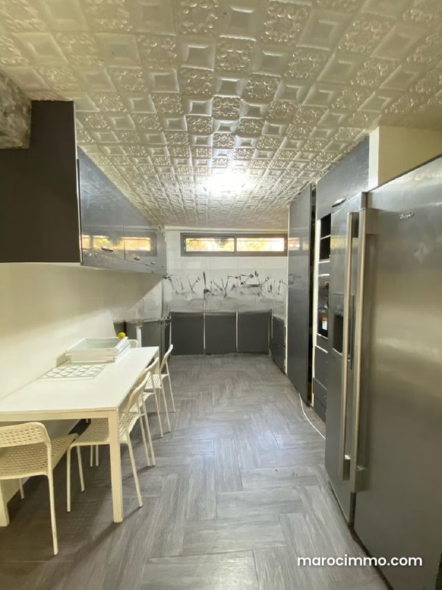 Villa allouer piscine, meublée 4 ch résidence sécurise — 5