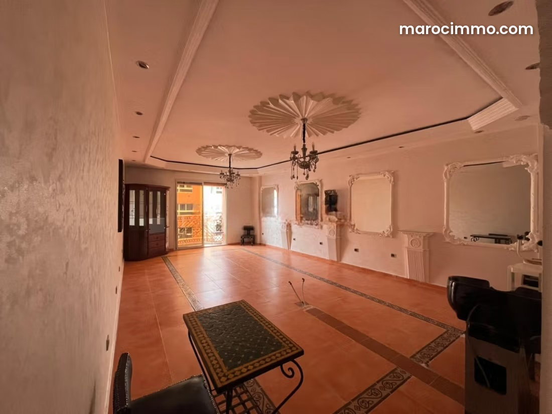 Local commercial 99 m², Guéliz, Marrakech, proche boulevard Mohammed V — Marrakech