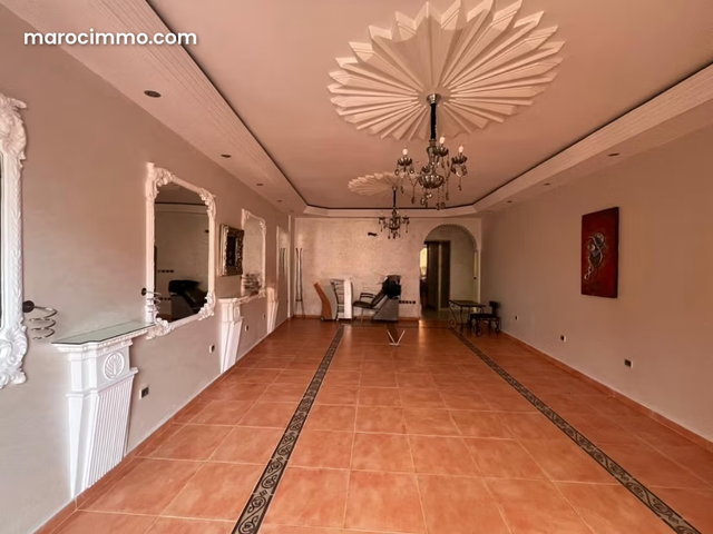 SPA avec Hammam et salon de coiffure à louer situé à Guéliz — 5