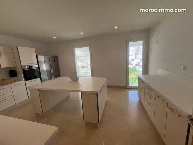 Appartement meublé moderne au cfc avec terrasse 235m2 — 5