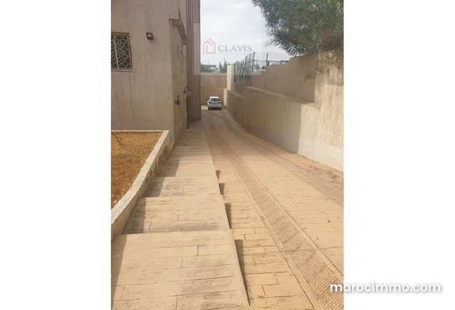 4-Unit Multi-Purpose Villa for Sale: Offices or Residential Use — 2