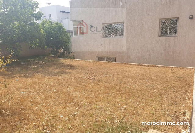 Villa de 4 appartements multi usage bureaux ou Habitation — Casablanca