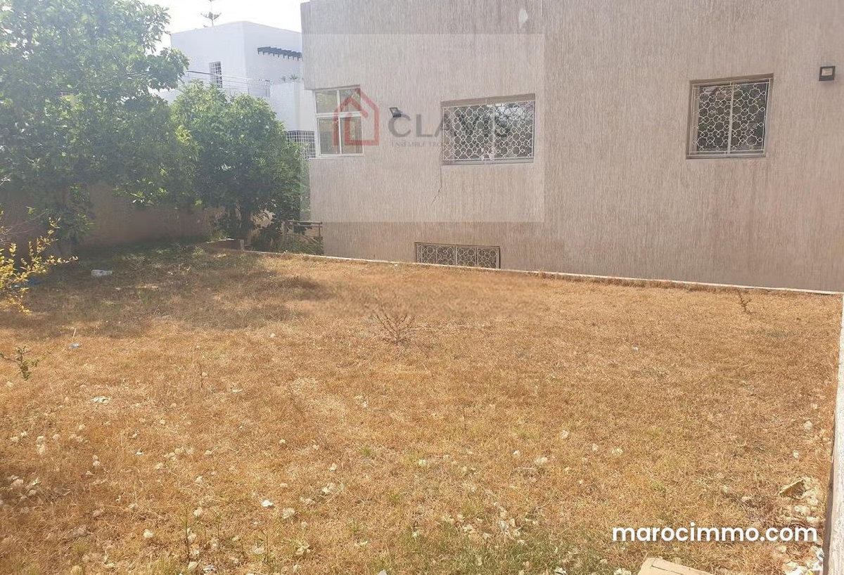 4-Unit Multi-Purpose Villa for Sale: Offices or Residential Use