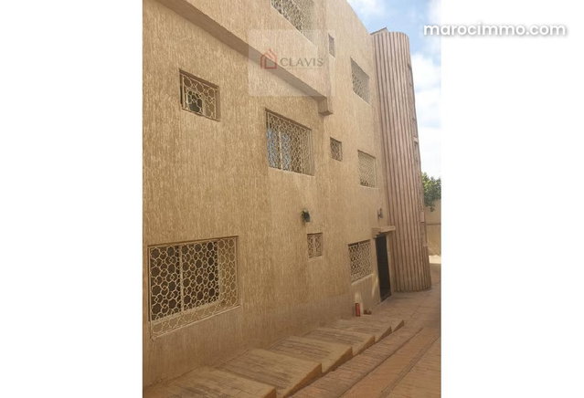 4-Unit Multi-Purpose Villa for Sale: Offices or Residential Use — 4