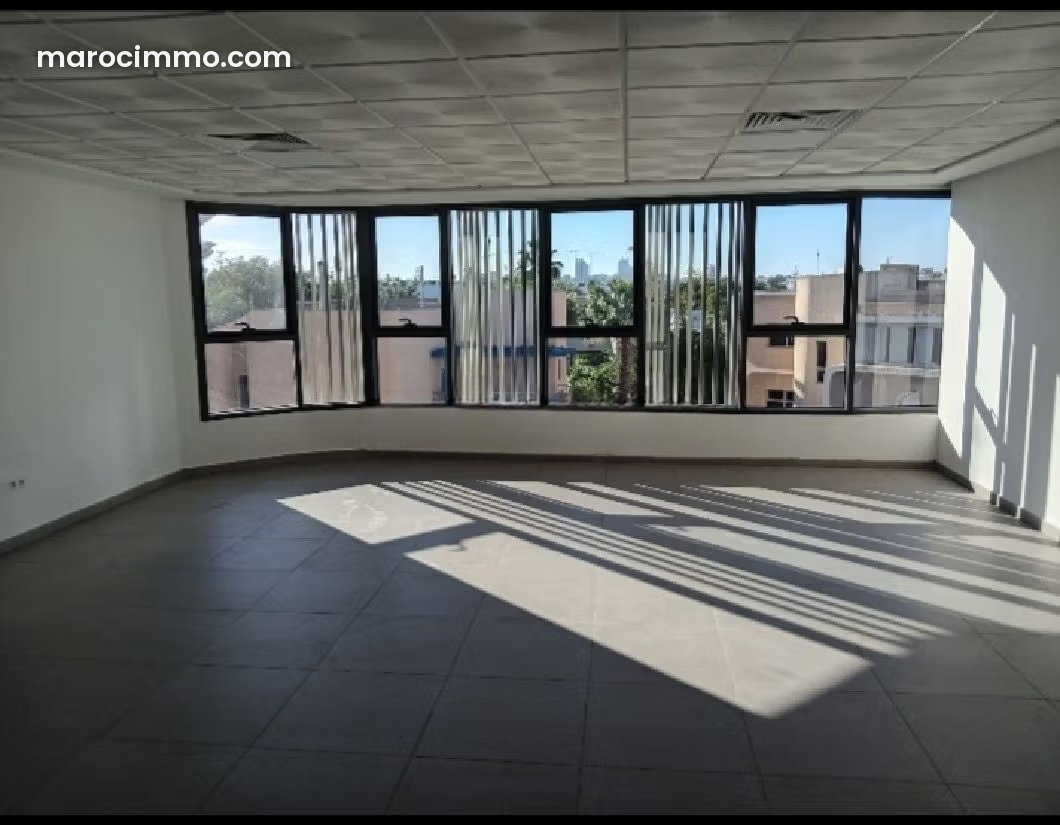 65 sqm Office for Rent in Oasis, Casablanca, in a Secure Building — Casablanca