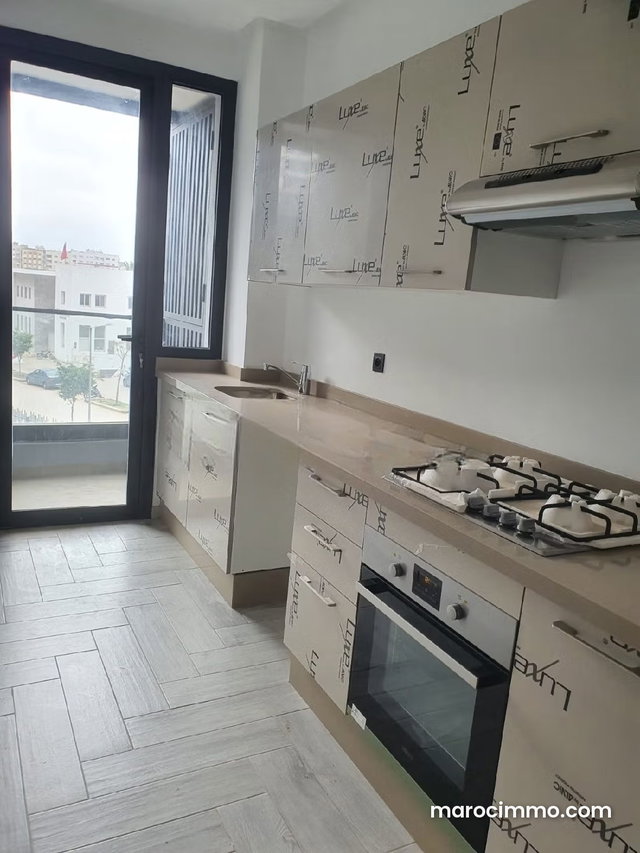 Joli appartement vide à louer à CFC — 3