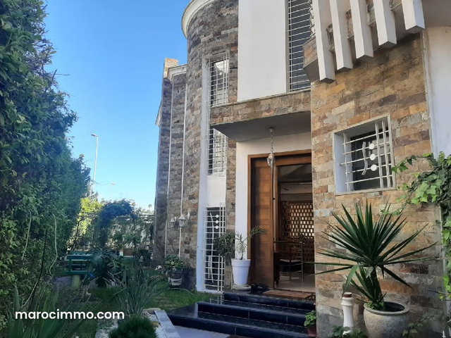Villa a vendre sur 3 niveaux résidence sécurise — 3