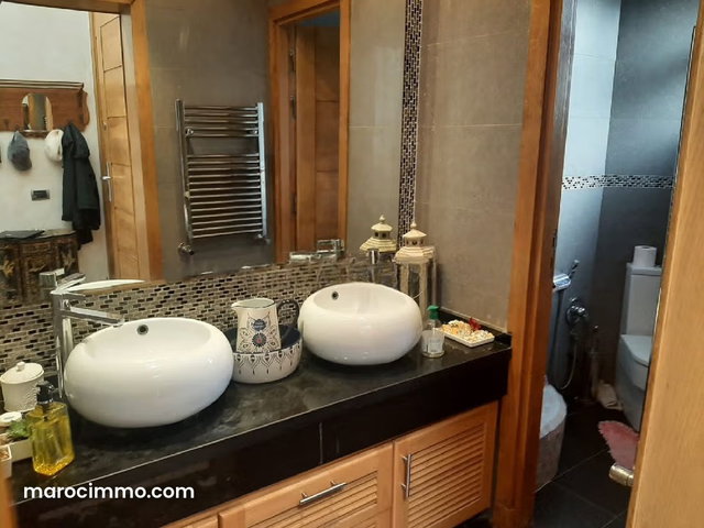 Villa a vendre sur 3 niveaux résidence sécurise — 2