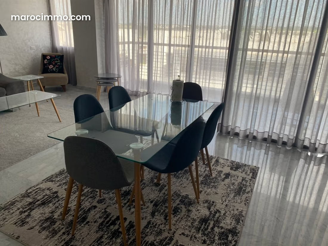 Large apartment with swimming pool in central Bouskoura — Bouskoura
