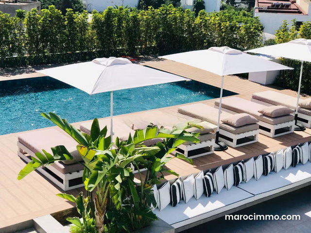 Luxury Furnished Apartment with ROOFTOP at Palmier — 2