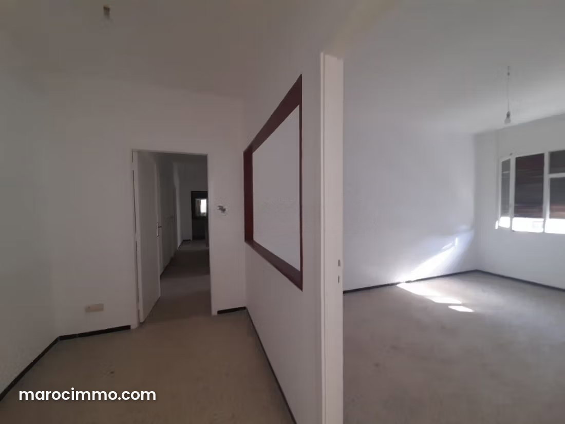 100 m² Office for Rent, Agdal, Rabat, on a Main Avenue — Rabat