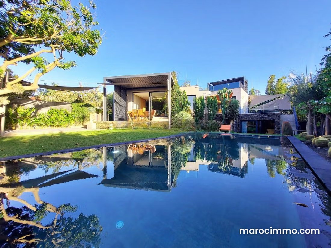 280 m² Villa with Sea Views, Pool and Tropical Garden, La Siesta, Mohammedia — Mohammedia