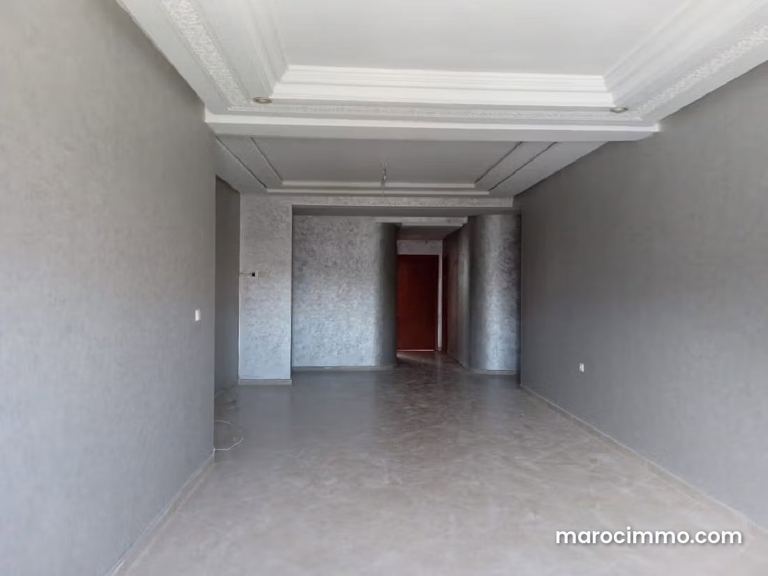 150 sqm apartment with garage in central Kénitra — Kenitra