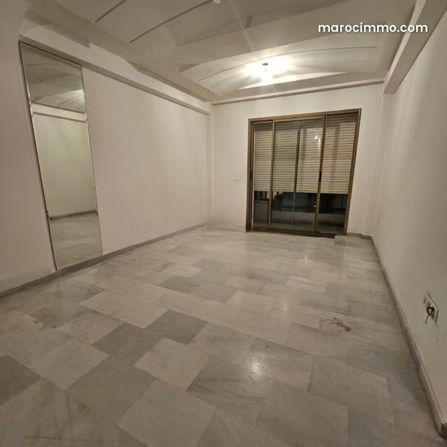 Studio vide haut standing Mâarif — 2