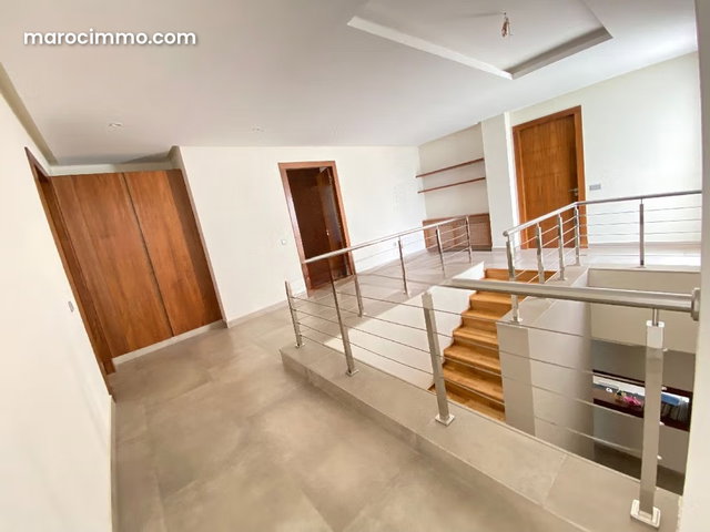 New Villa with Pool and Central Heating in Souissi — 4