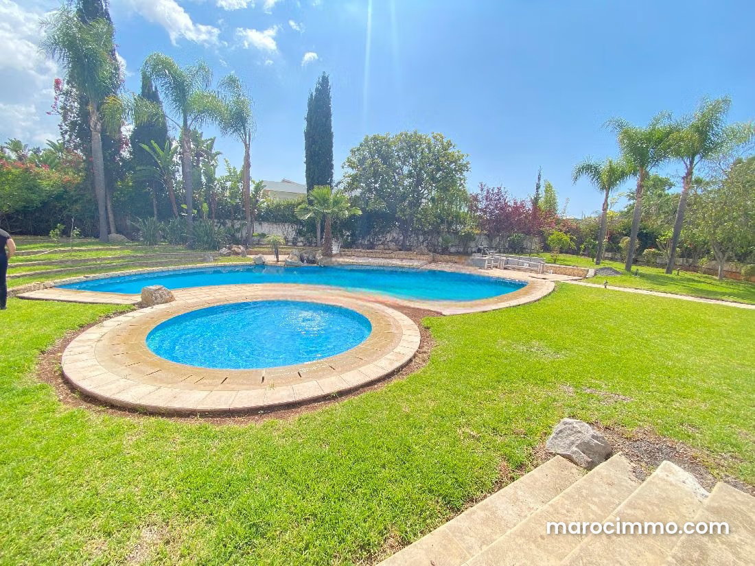 540 sqm villa with pool and garden, Souissi, Rabat — Rabat