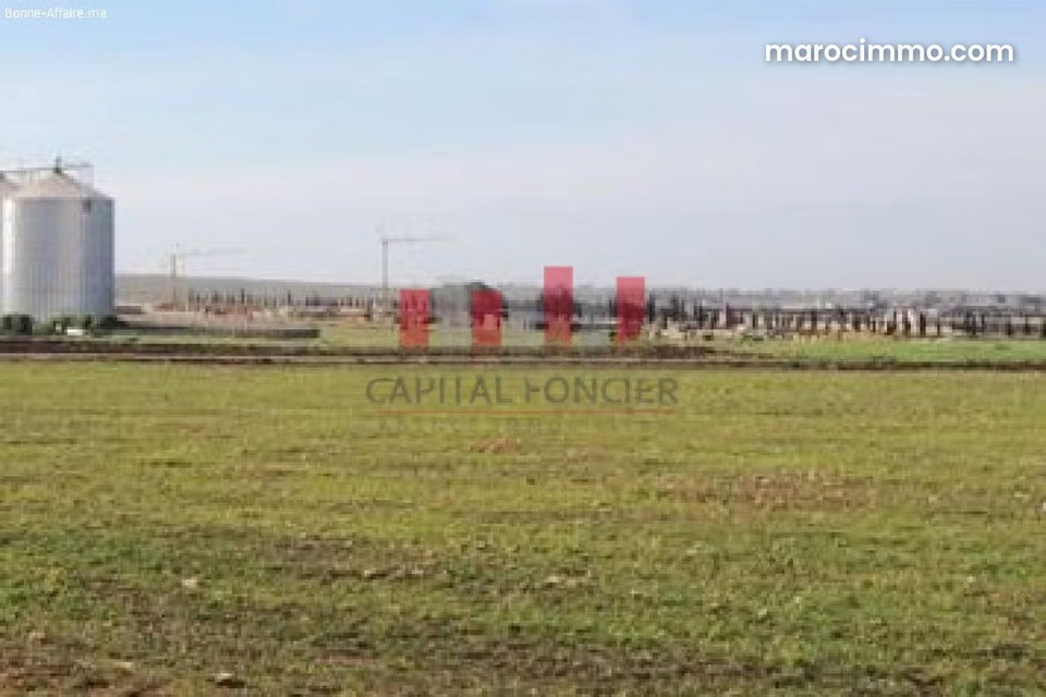 Land for Rent 10,000 m2 for Storage Zone Bouskoura
