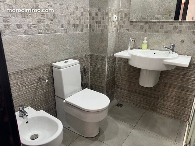 Location d'un appartement en Centre. Surface totale 80 m². Meublé — 4