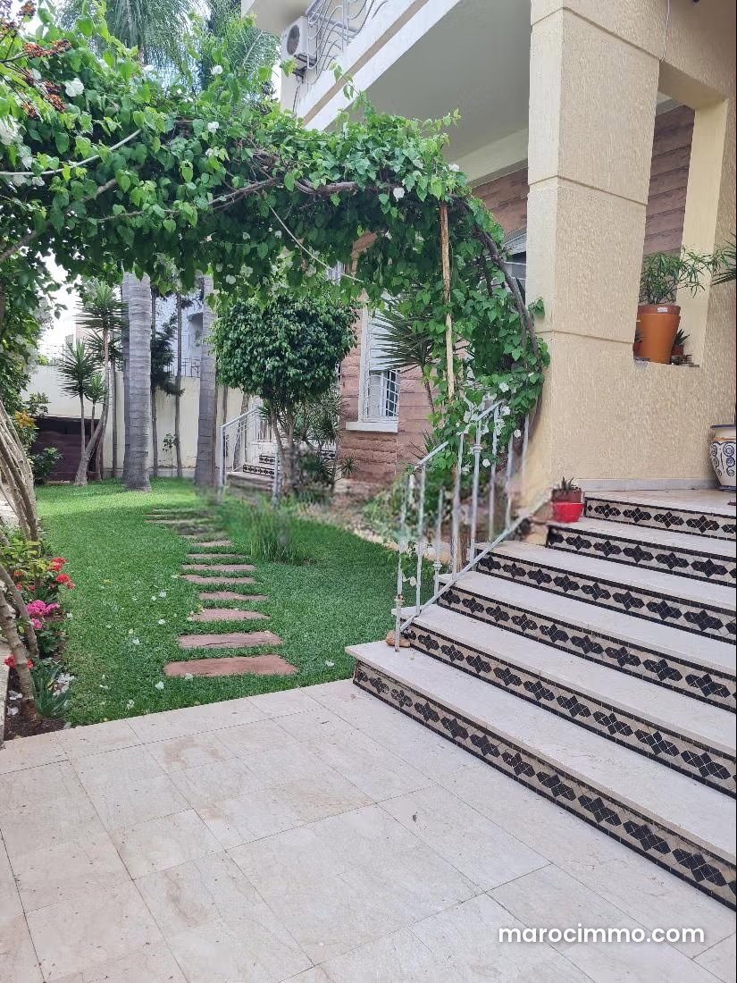 397 m² Villa, 4 Bedrooms, Garden and Terrace, Sidi Maarouf — Casablanca