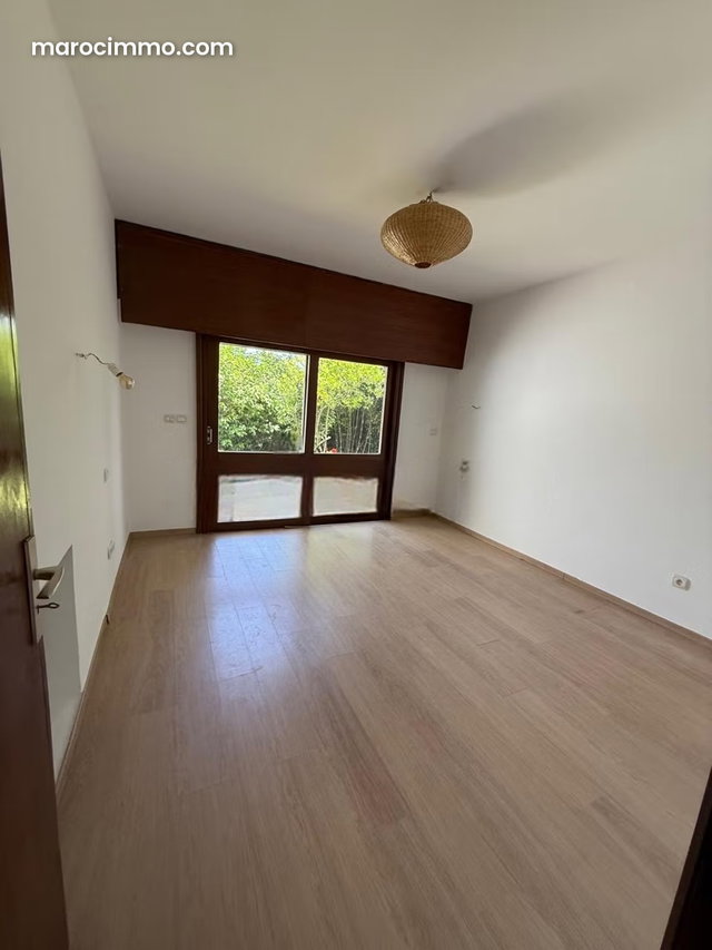 Villa plain pied A LOUER à Souissi RABAT — 5