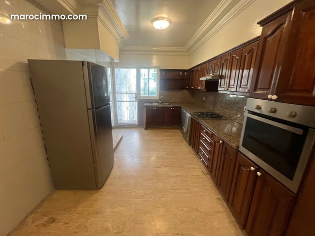 Bel appartement en location à Gauthier. 5 pièces confortables. Terrasse et ascenseur — 4