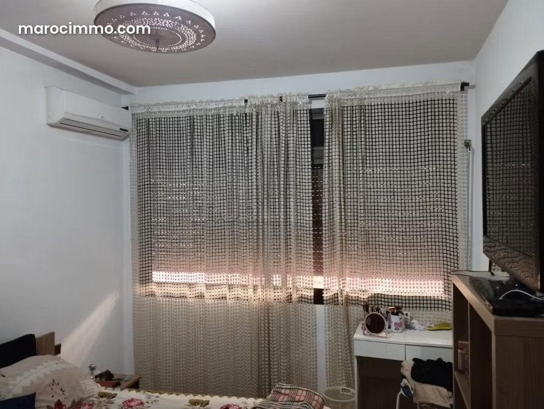 شقة فسيحة مع شرفة للبيع بهوت أكدال الرباط — الرباط
