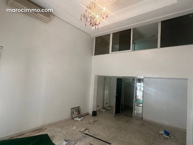 Local commercial en vente à Maârif Extension. Surface de 35 m² — 4