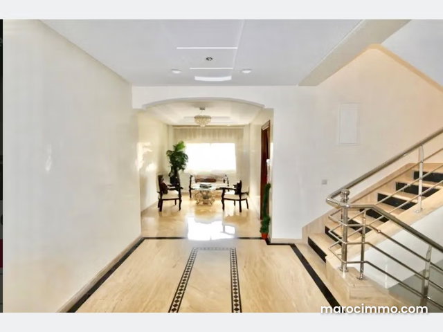 Villa à Vendre de 300.0 m² à Casablanca, Laymoune — 3