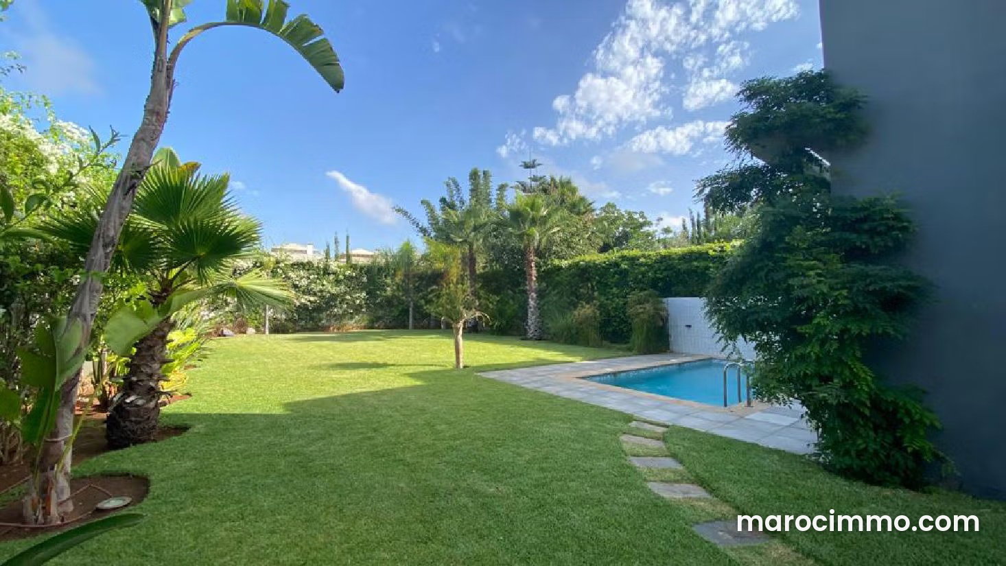 فيلا واسعة مع مسبح خاص بحي المدينة الخضراء في بوسكورة — بوسكورة
