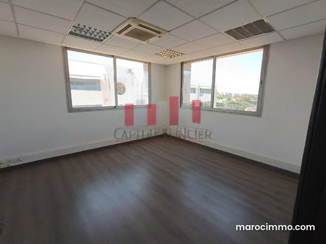 Plateau bureau de 151m2 à la location à la Colline — 5