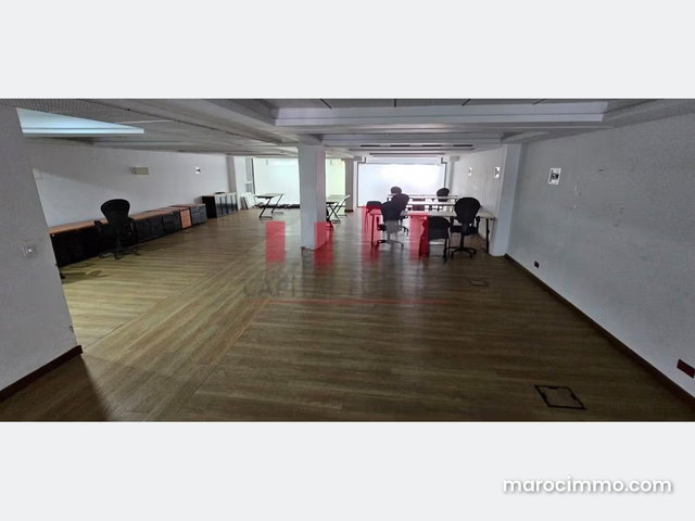 Plateau de bureau premium en RDC de 450 m de surface a la location quartier palmier idéal pour centre d appel, laboratoire ou centre médical — 4